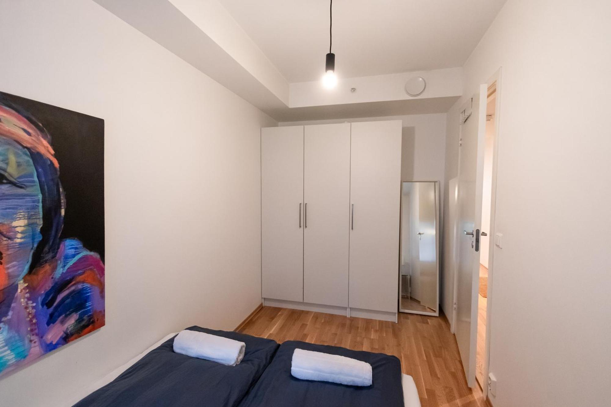 Nice, Modern In Appartement Bergen